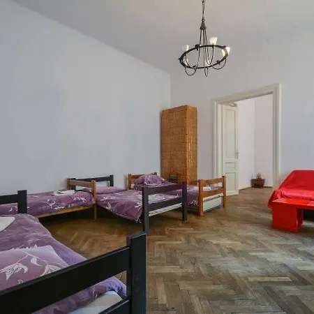 Yellow Apartman *